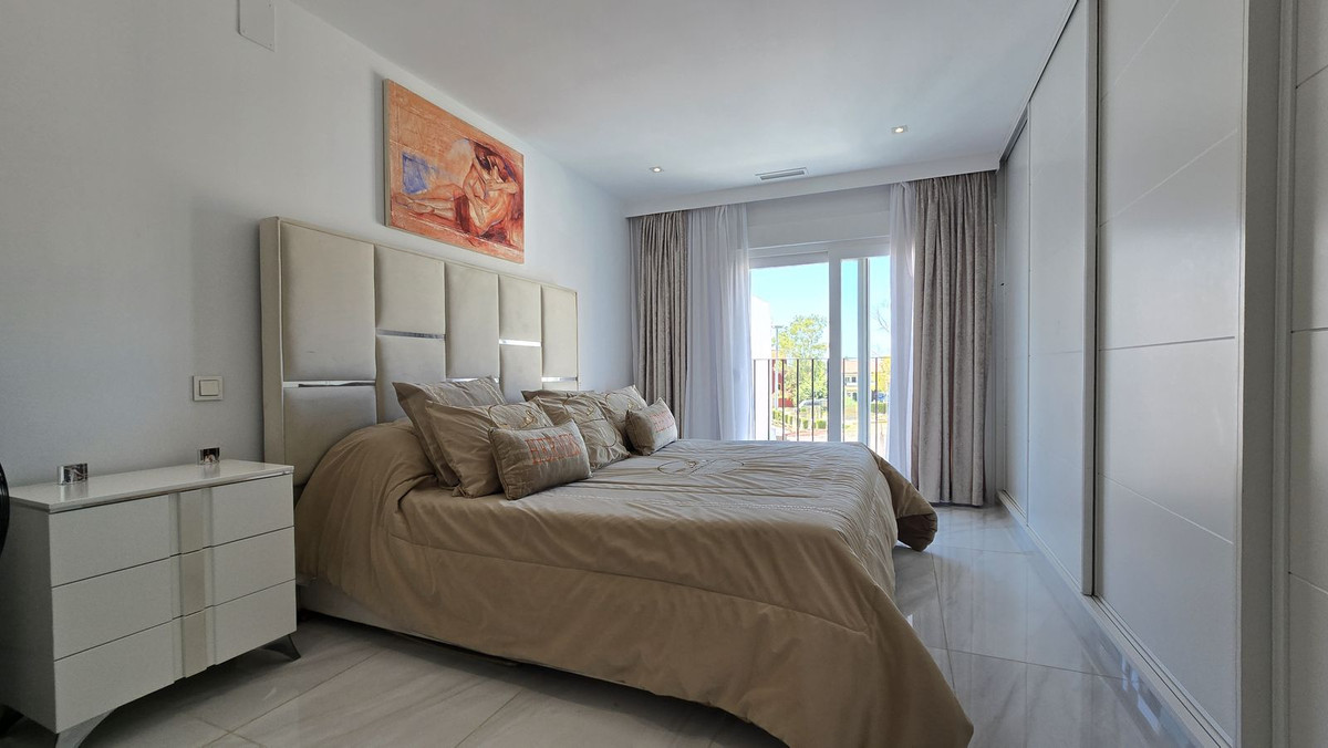 4 Bed Apartment for sale in San Pedro De Alcántara Costa Del Sol, Málaga, Spain
