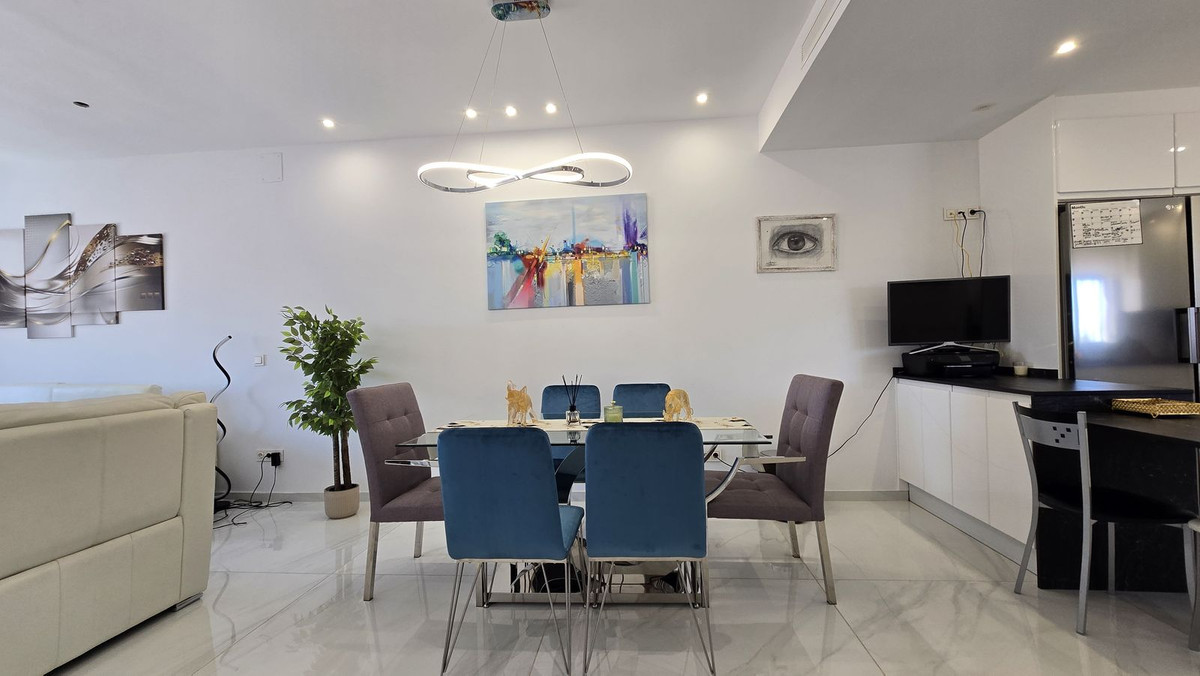 4 Bed Apartment for sale in San Pedro De Alcántara Costa Del Sol, Málaga, Spain