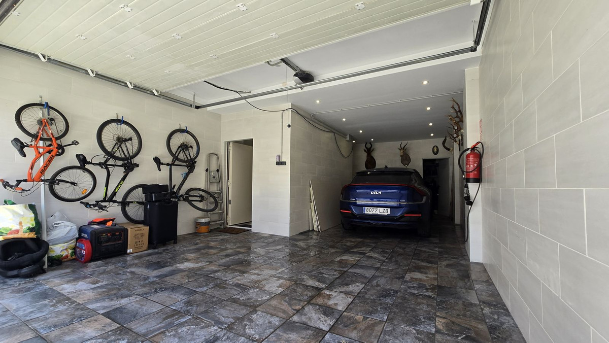 4 Bed Apartment for sale in San Pedro De Alcántara Costa Del Sol, Málaga, Spain