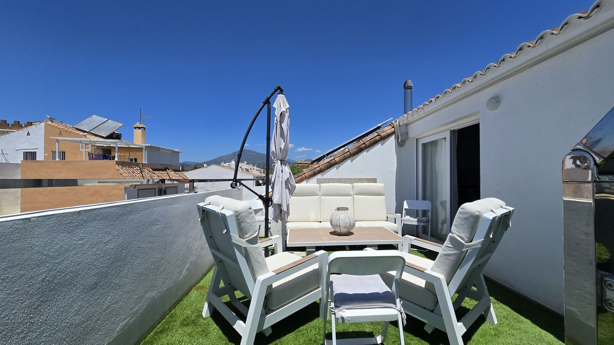 4 Bed Apartment for sale in San Pedro De Alcántara Costa Del Sol, Málaga, Spain