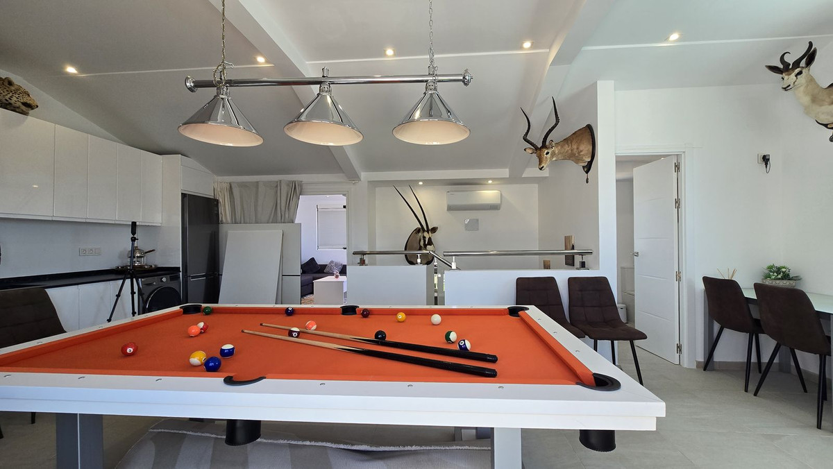 4 Bed Apartment for sale in San Pedro De Alcántara Costa Del Sol, Málaga, Spain