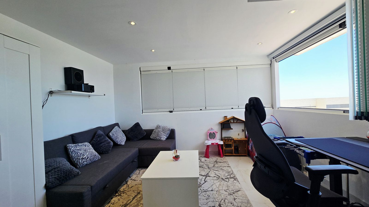 4 Bed Apartment for sale in San Pedro De Alcántara Costa Del Sol, Málaga, Spain