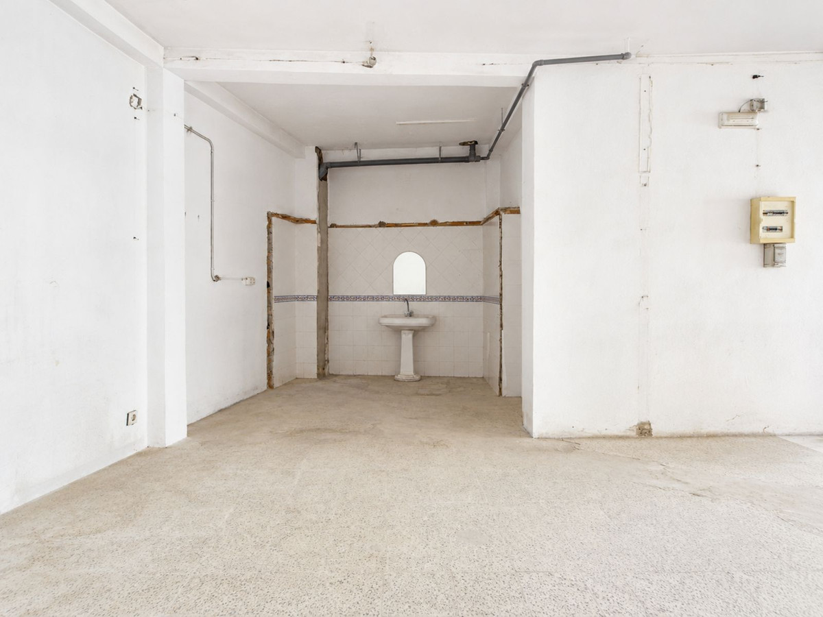 Commercial unit for sale in San Pedro De Alcántara Costa Del Sol, Málaga, Spain