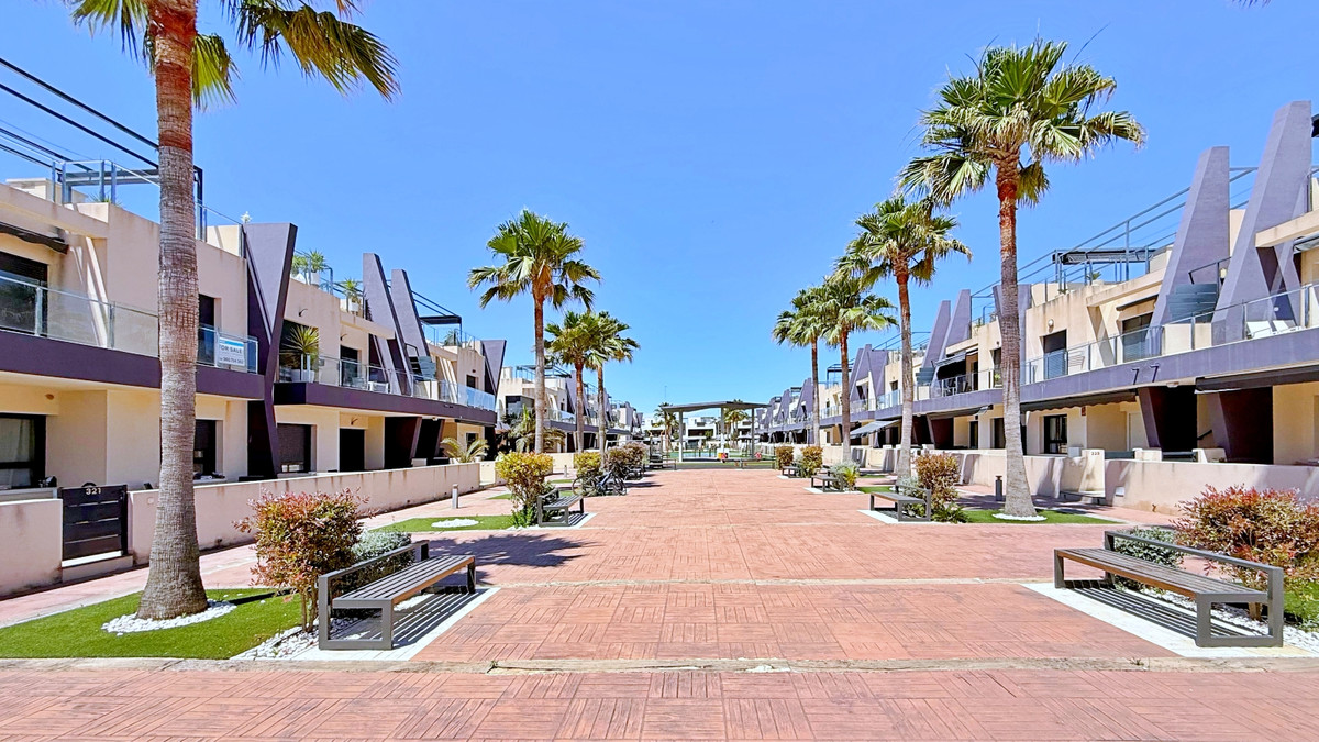 3 Bed Apartment for sale in Torre De La Horadada Costa Blanca, Alicante, Spain