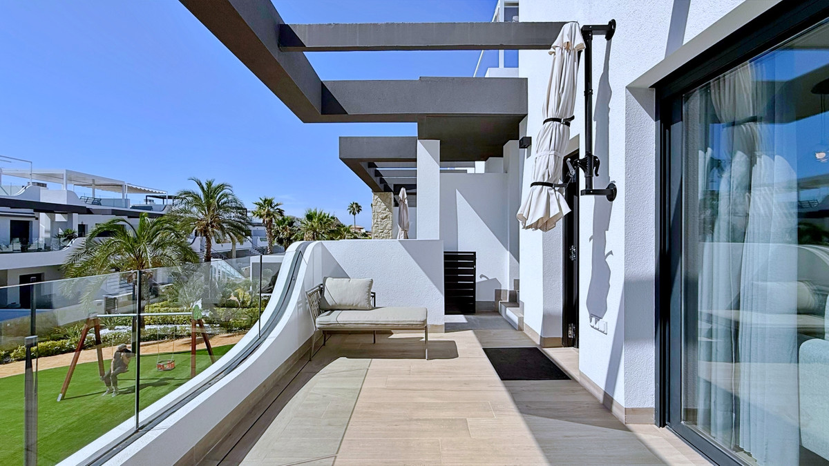 Se vende Ático de 2 dormitorios en Costa Blanca, Alicante, España