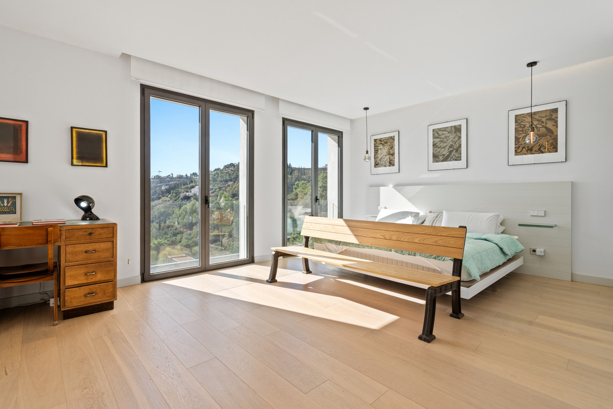 6 Bed Townhouse for sale in El Madroñal Costa Del Sol, Málaga, Spain