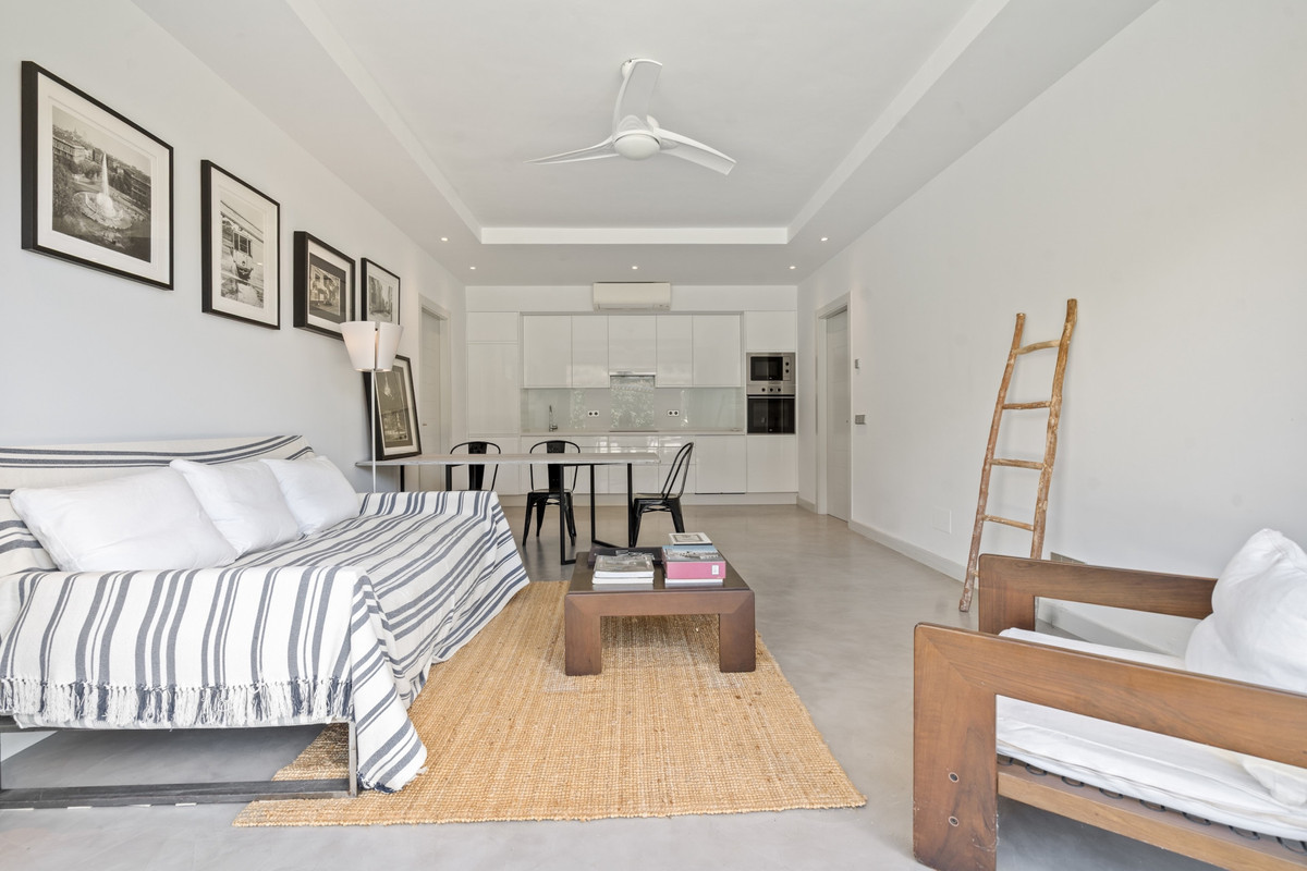 6 Bed Townhouse for sale in El Madroñal Costa Del Sol, Málaga, Spain