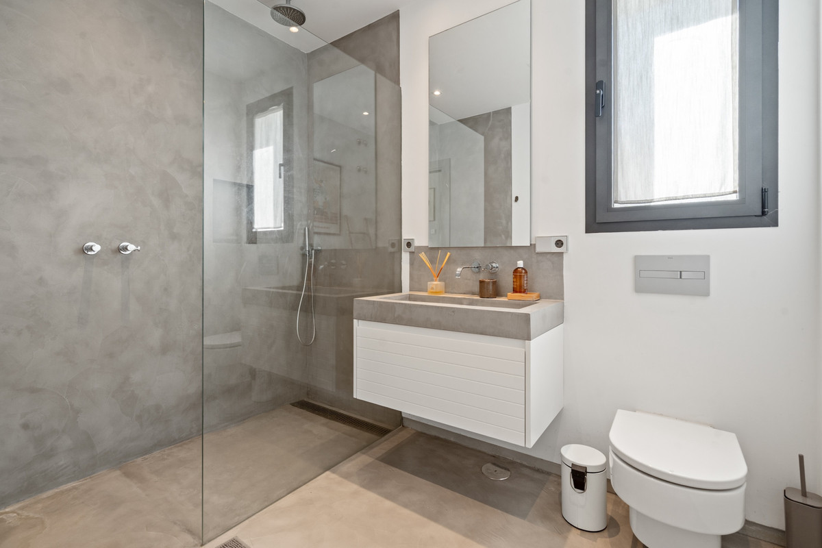 6 Bed Townhouse for sale in El Madroñal Costa Del Sol, Málaga, Spain