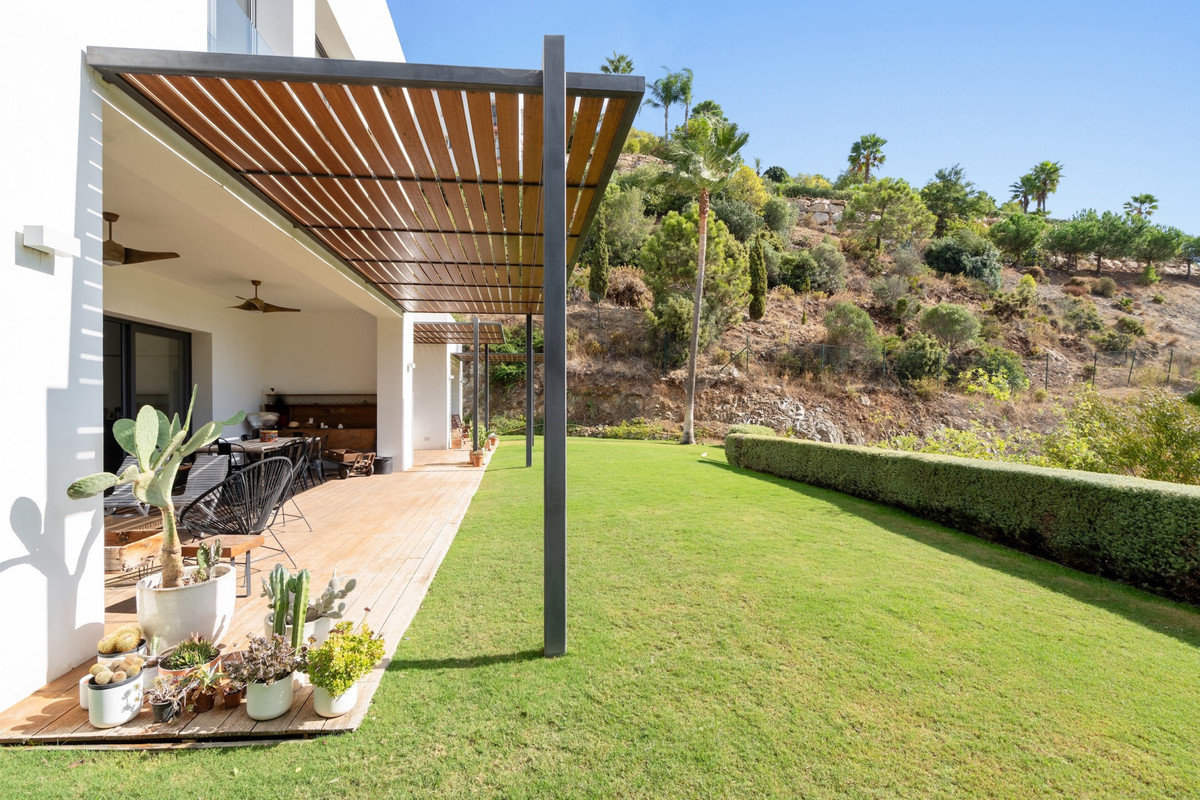6 Bed Townhouse for sale in El Madroñal Costa Del Sol, Málaga, Spain