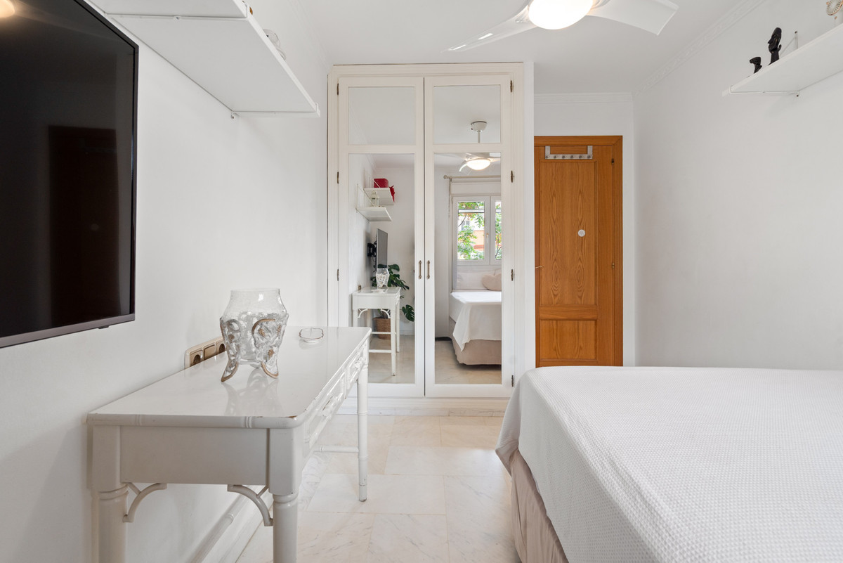 Se vende Apartamento Planta Media de 3 dormitorios en Costa Del Sol, Málaga, España