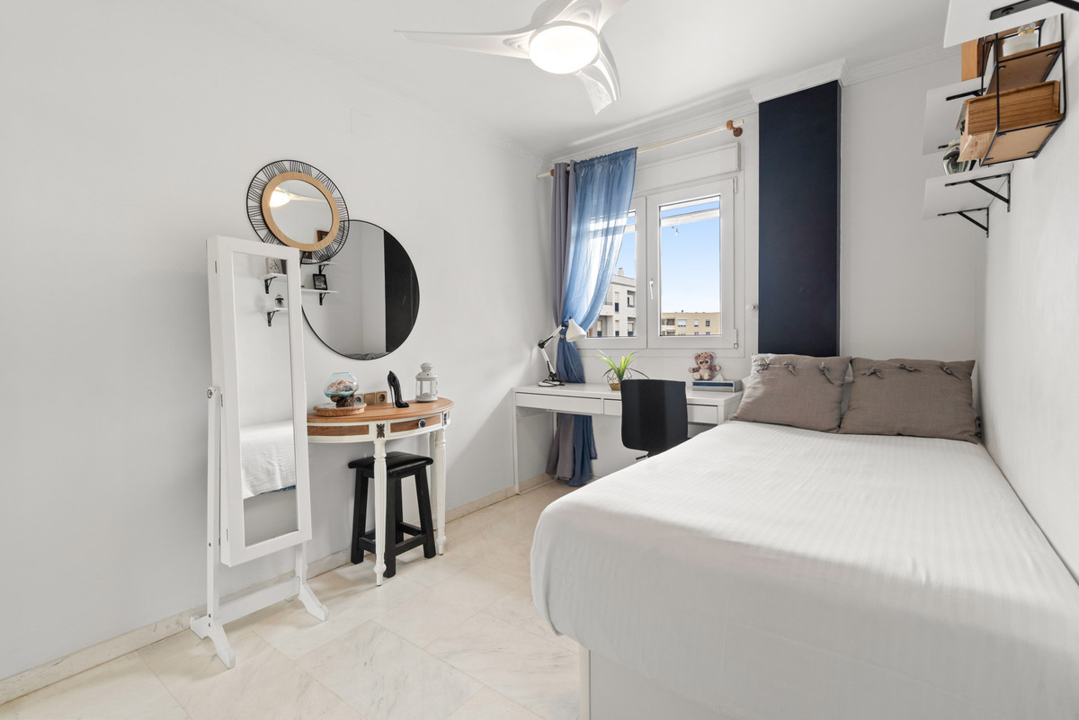 Se vende Apartamento Planta Media de 3 dormitorios en Costa Del Sol, Málaga, España