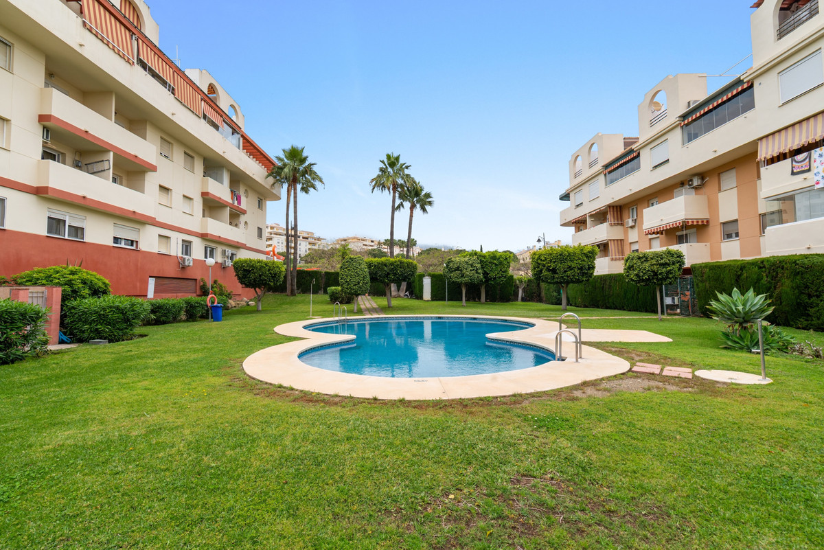 Se vende Apartamento Planta Media de 3 dormitorios en Costa Del Sol, Málaga, España