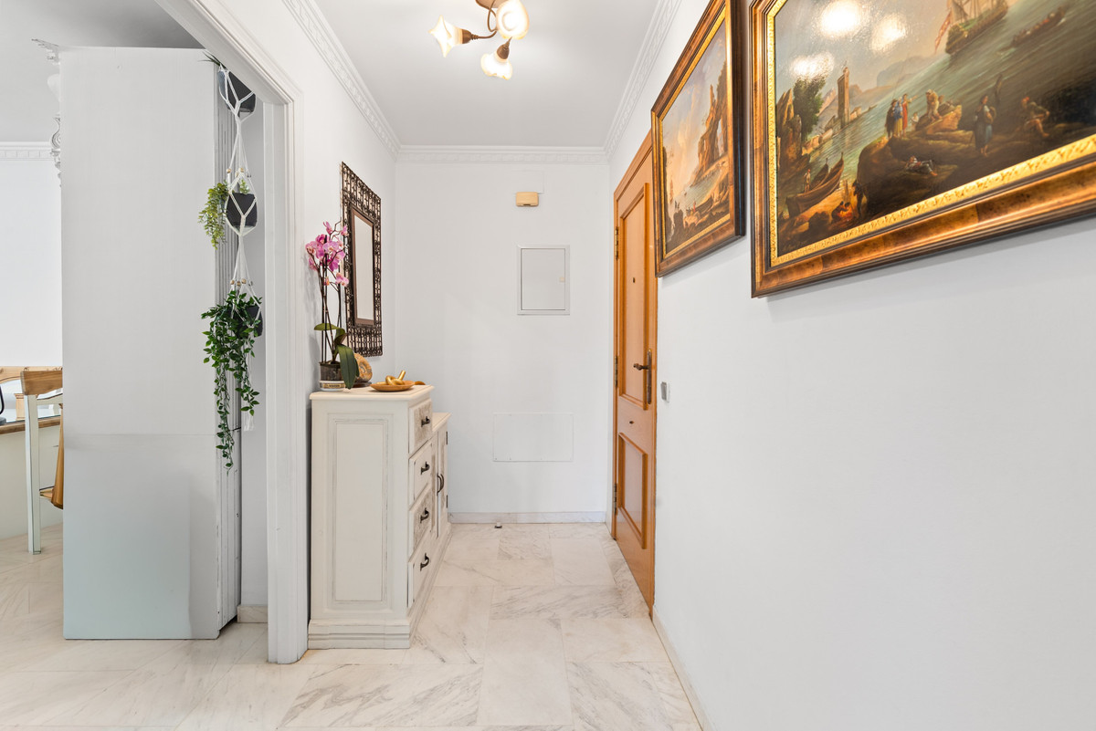 Se vende Apartamento Planta Media de 3 dormitorios en Costa Del Sol, Málaga, España