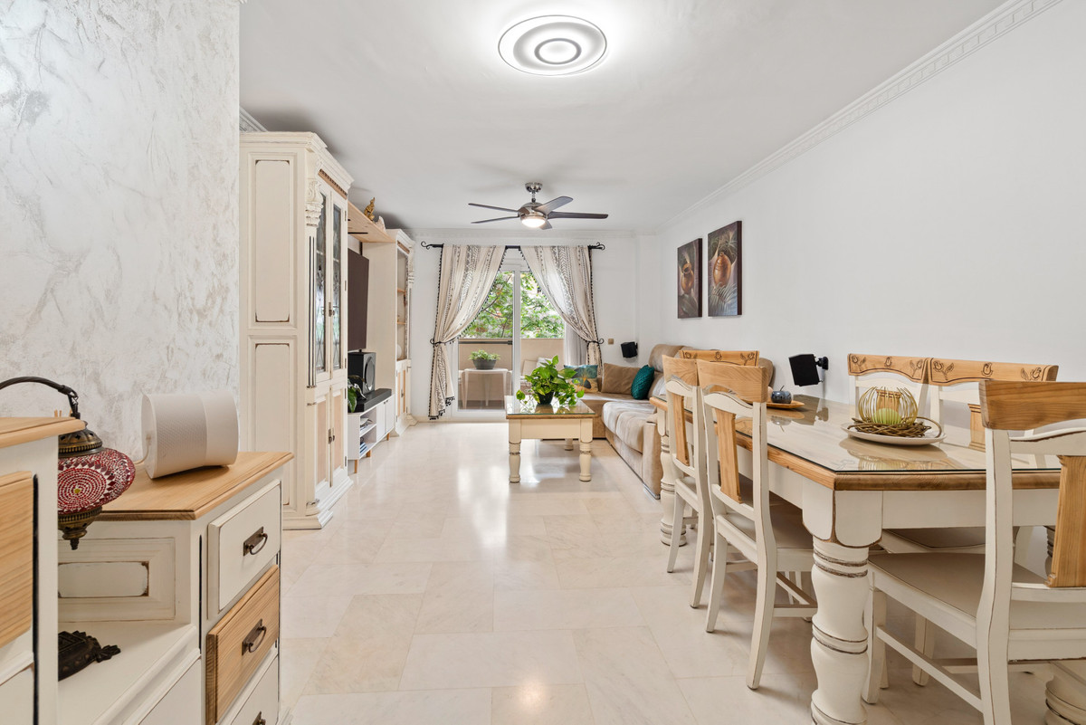 Se vende Apartamento Planta Media de 3 dormitorios en Costa Del Sol, Málaga, España
