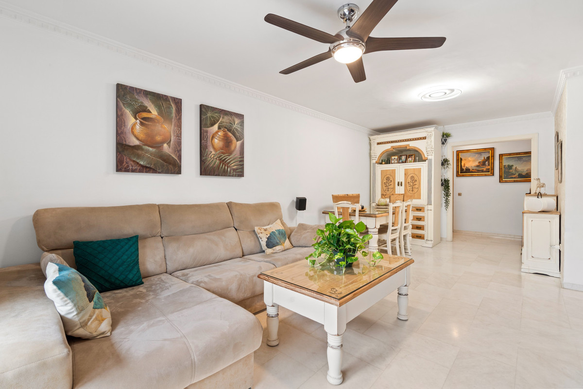 Se vende Apartamento Planta Media de 3 dormitorios en Costa Del Sol, Málaga, España