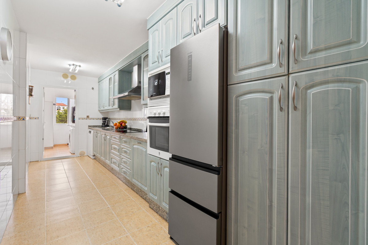 Se vende Apartamento Planta Media de 3 dormitorios en Costa Del Sol, Málaga, España