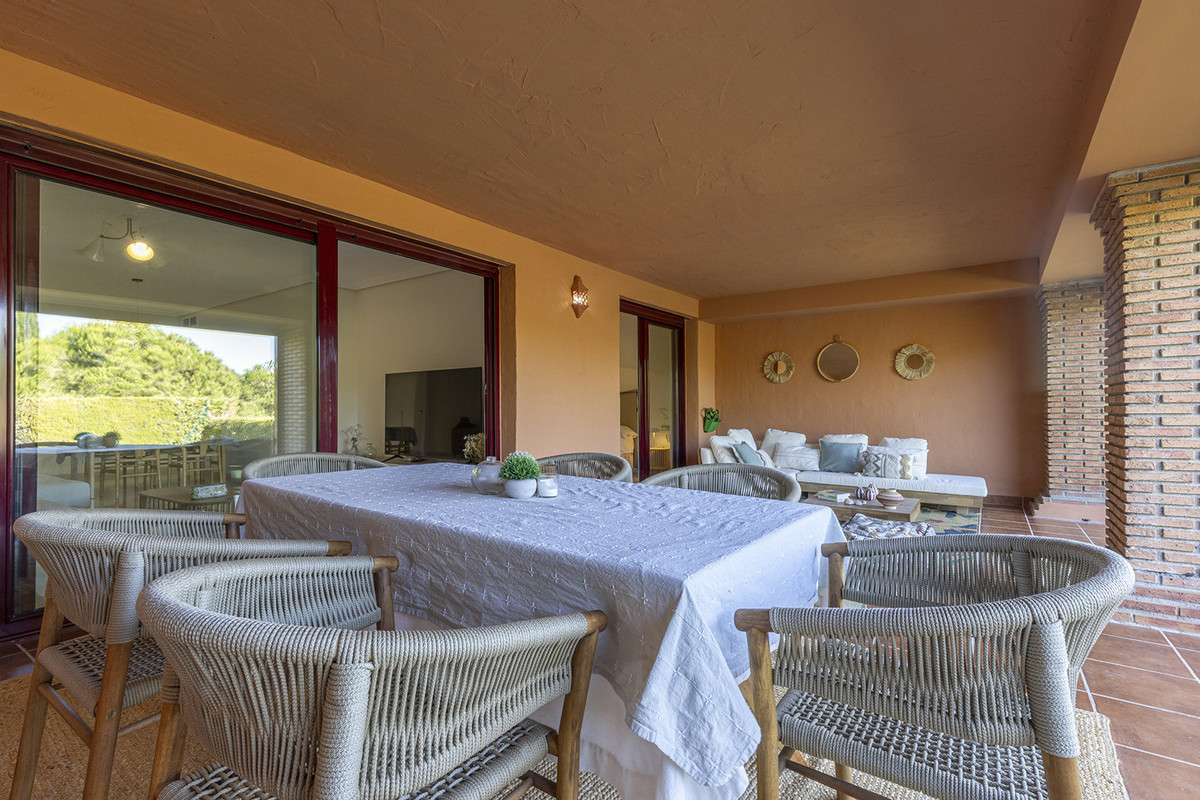 2 Bed Apartment for sale in Casares Costa Del Sol, Málaga, Spain