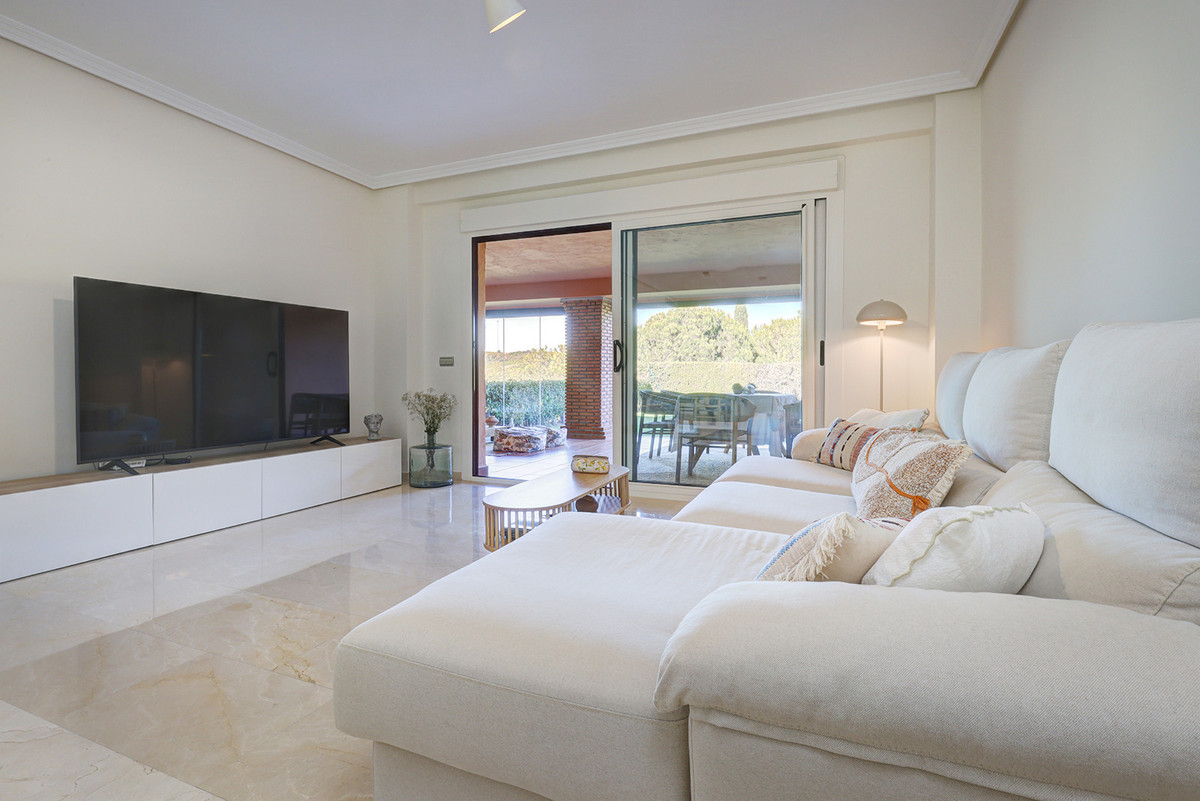 2 Bed Apartment for sale in Casares Costa Del Sol, Málaga, Spain
