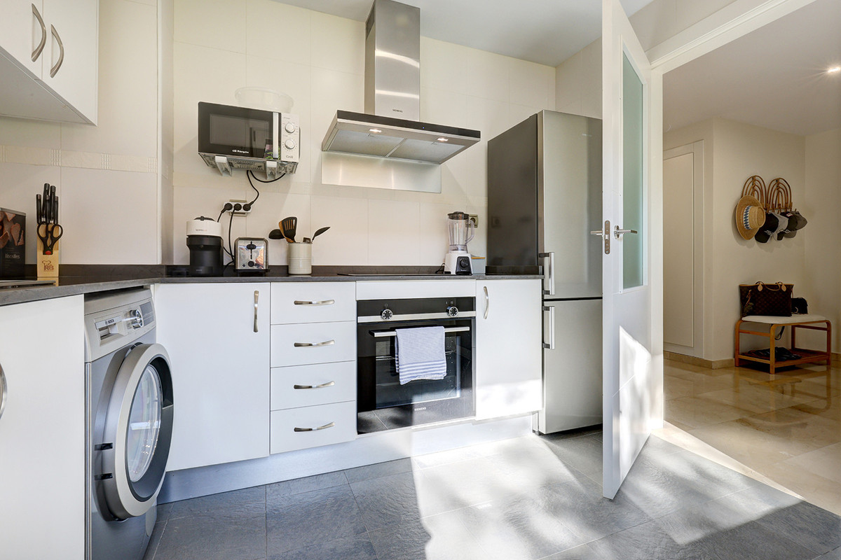 2 Bed Apartment for sale in Casares Costa Del Sol, Málaga, Spain