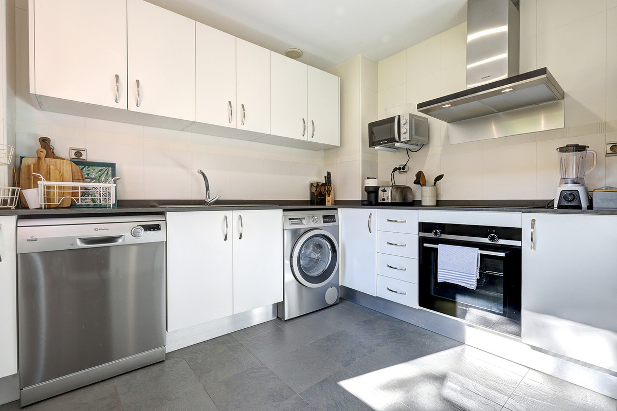 2 Bed Apartment for sale in Casares Costa Del Sol, Málaga, Spain