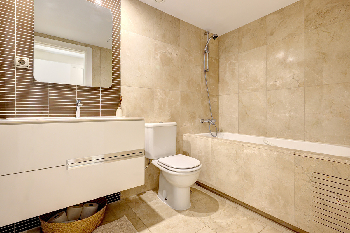 2 Bed Apartment for sale in Casares Costa Del Sol, Málaga, Spain