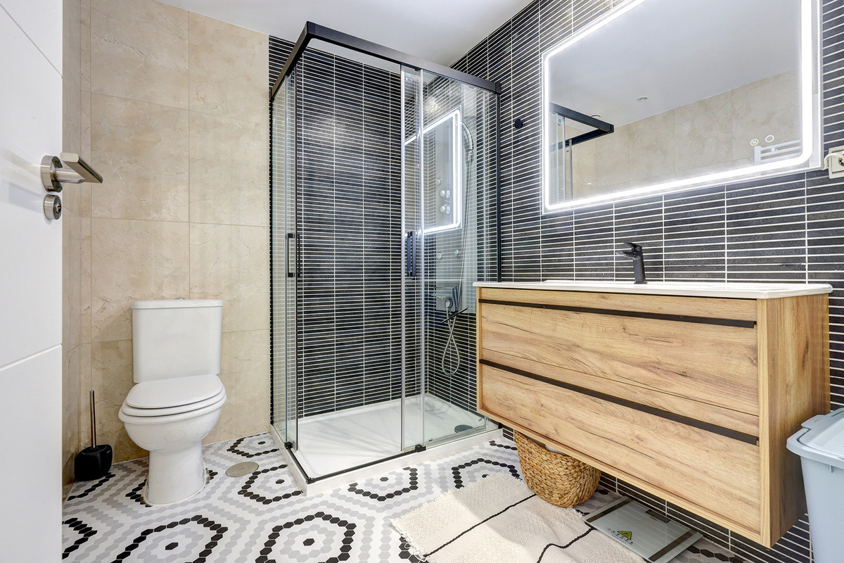 2 Bed Apartment for sale in Casares Costa Del Sol, Málaga, Spain