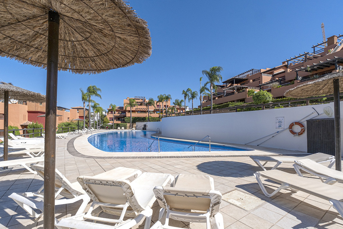 2 Bed Apartment for sale in Casares Costa Del Sol, Málaga, Spain