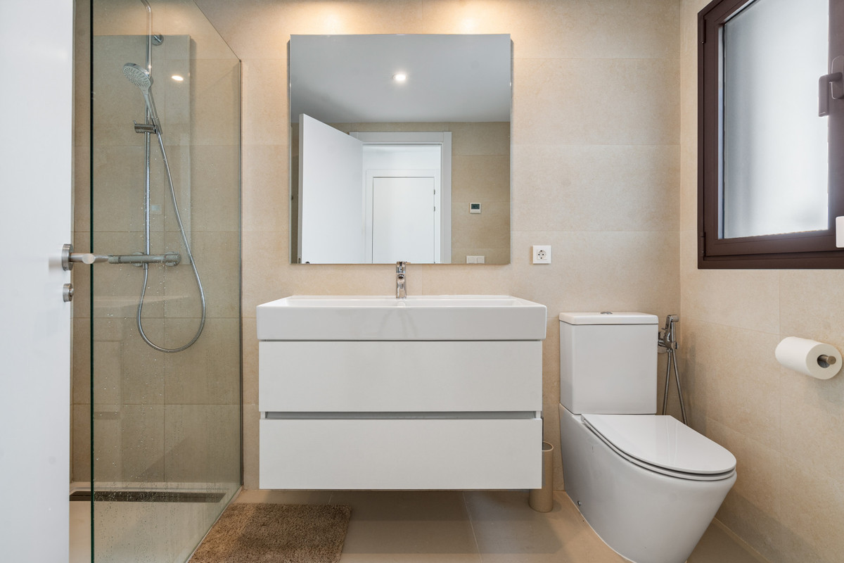 3 Bed Apartment for sale in Estepona Costa Del Sol, Málaga, Spain