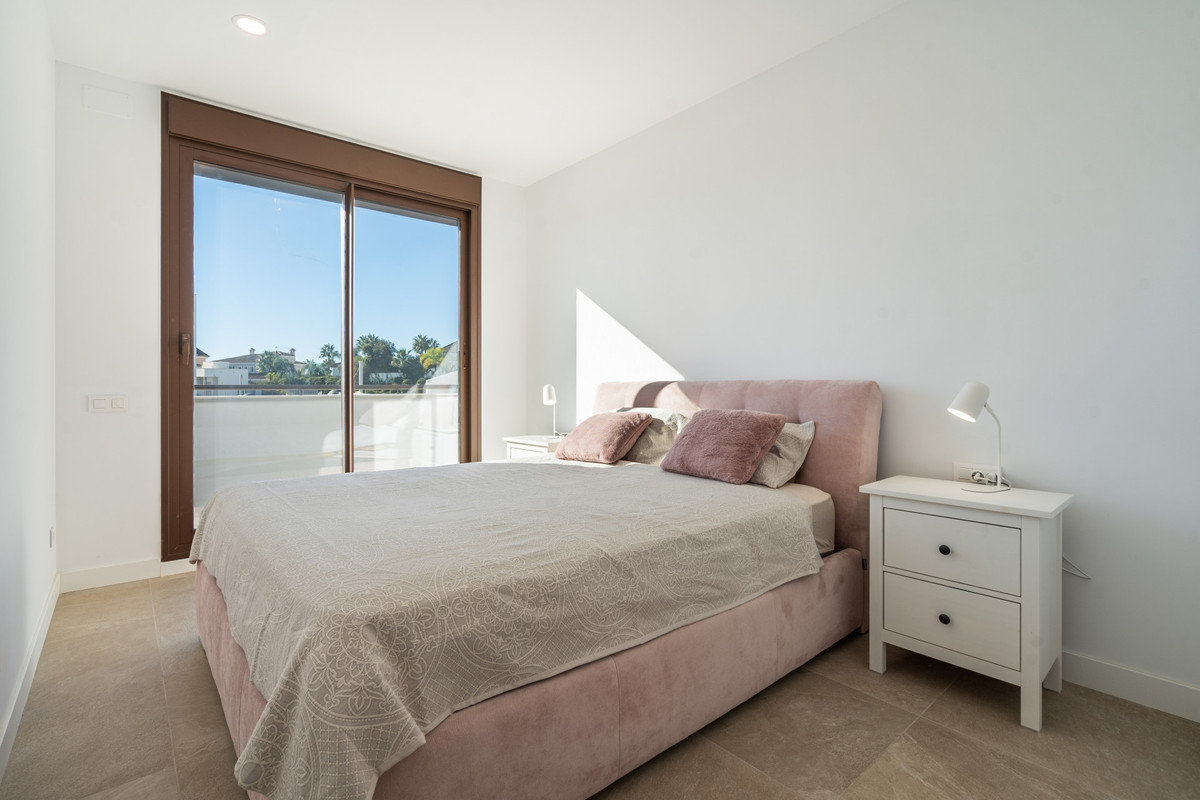 3 Bed Apartment for sale in Estepona Costa Del Sol, Málaga, Spain