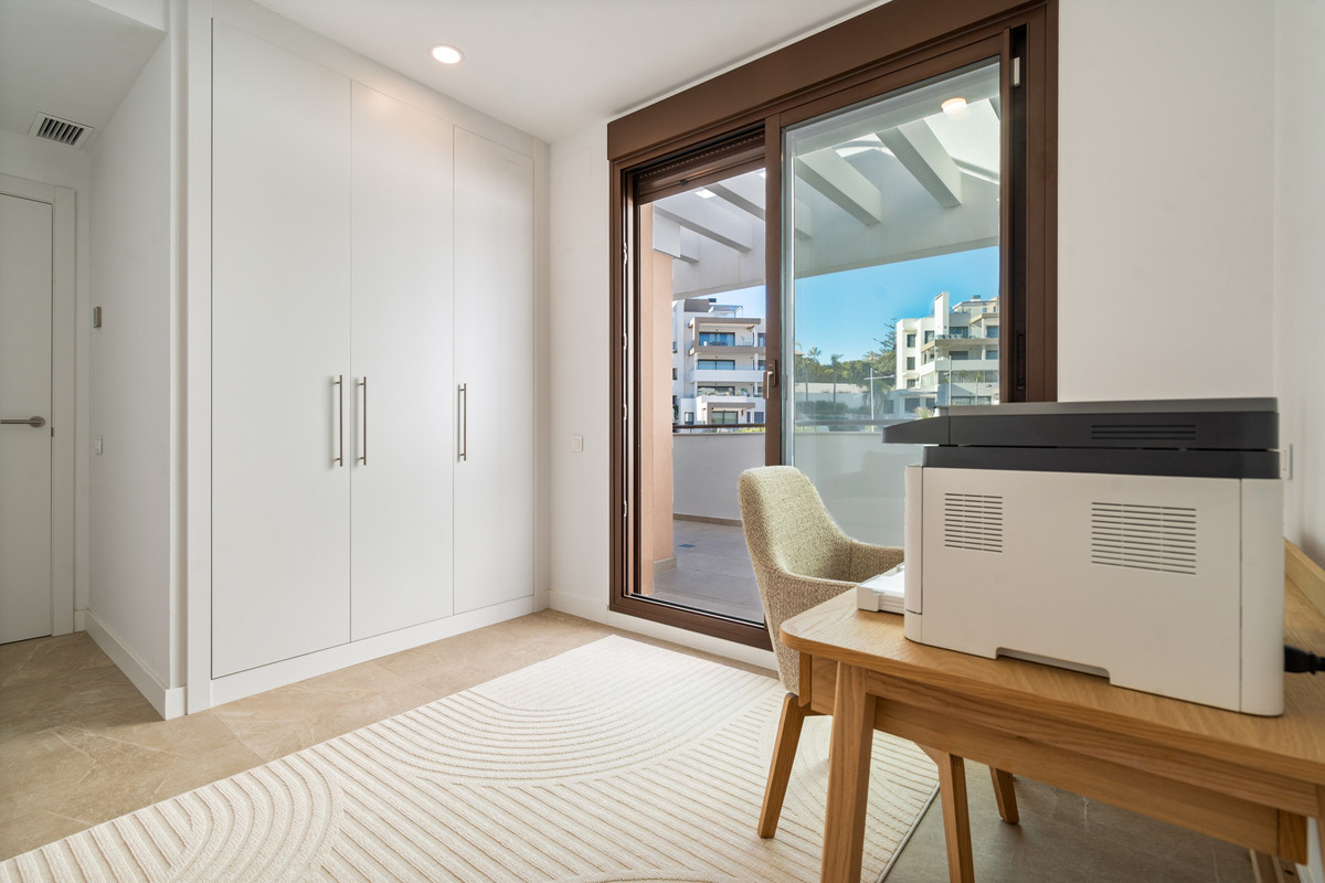 3 Bed Apartment for sale in Estepona Costa Del Sol, Málaga, Spain