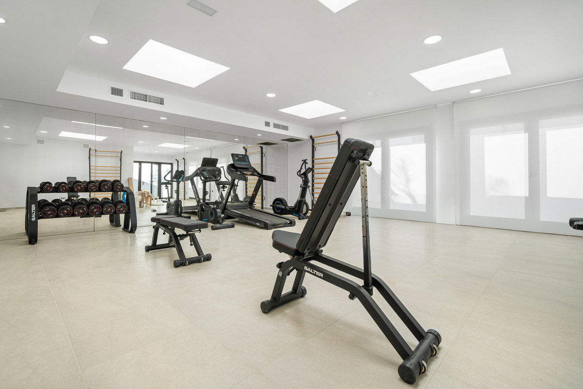 3 Bed Apartment for sale in Estepona Costa Del Sol, Málaga, Spain