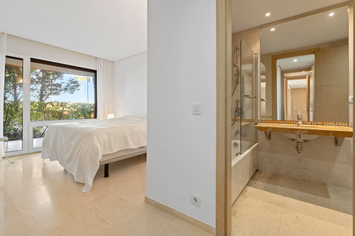 3 Bed Apartment for sale in Sotogrande Marina Costa Del Sol, Cádiz, Spain