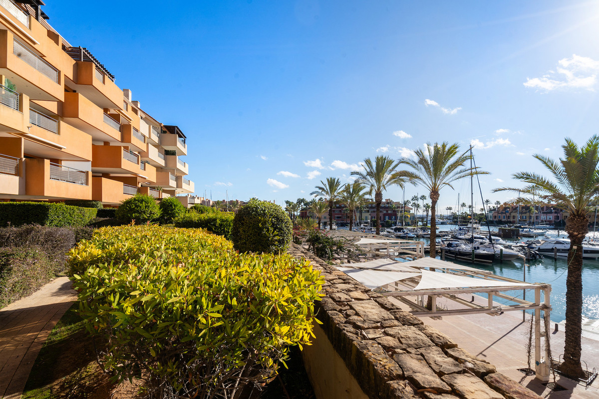 3 Bed Apartment for sale in Sotogrande Marina Costa Del Sol, Cádiz, Spain