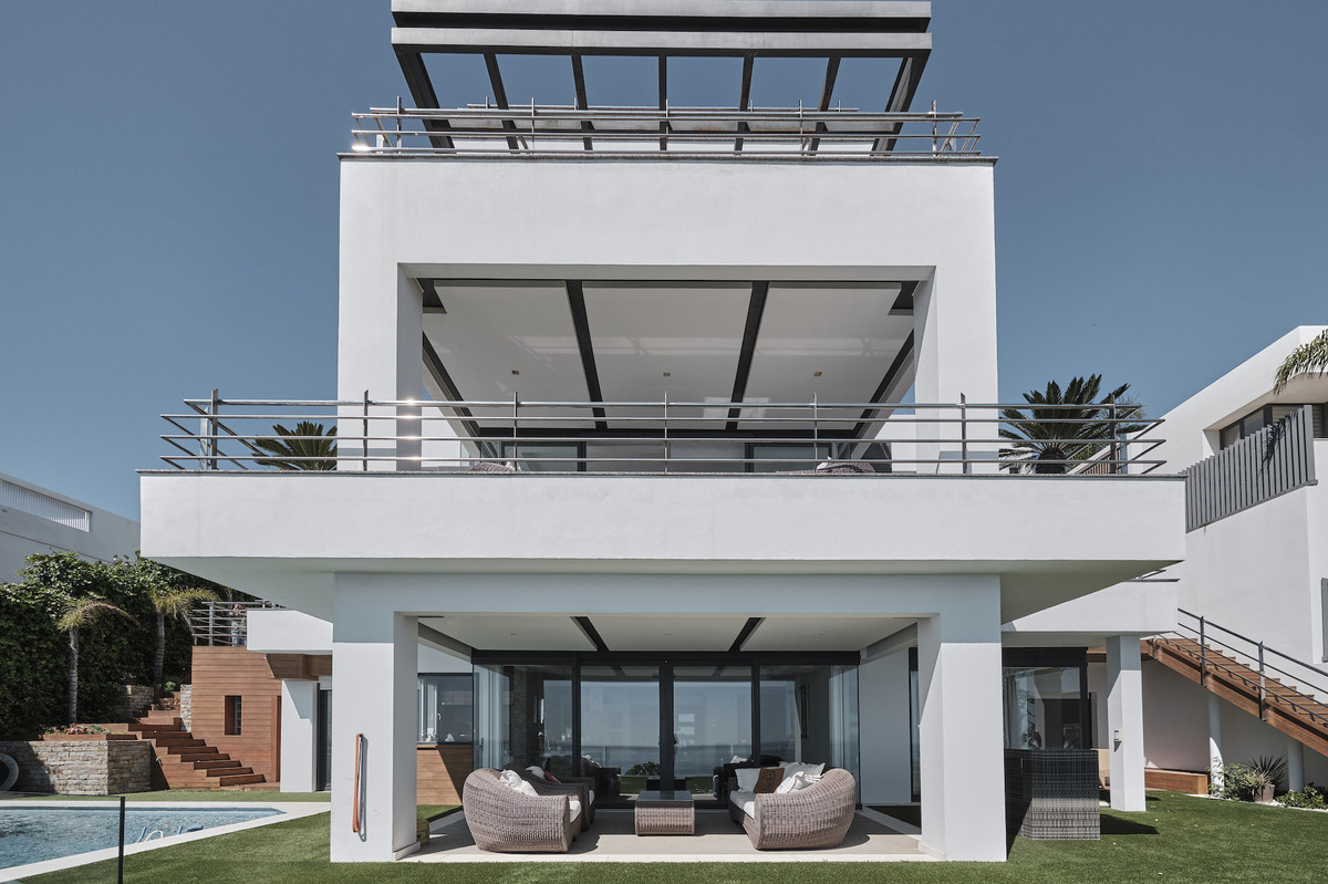 5 Bed Townhouse for sale in Manilva Costa Del Sol, Málaga, Spain