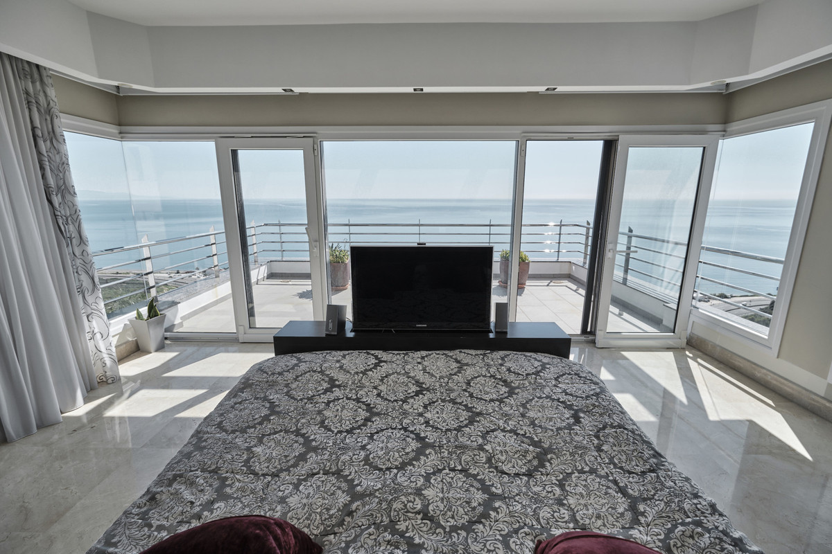 5 Bed Townhouse for sale in Manilva Costa Del Sol, Málaga, Spain