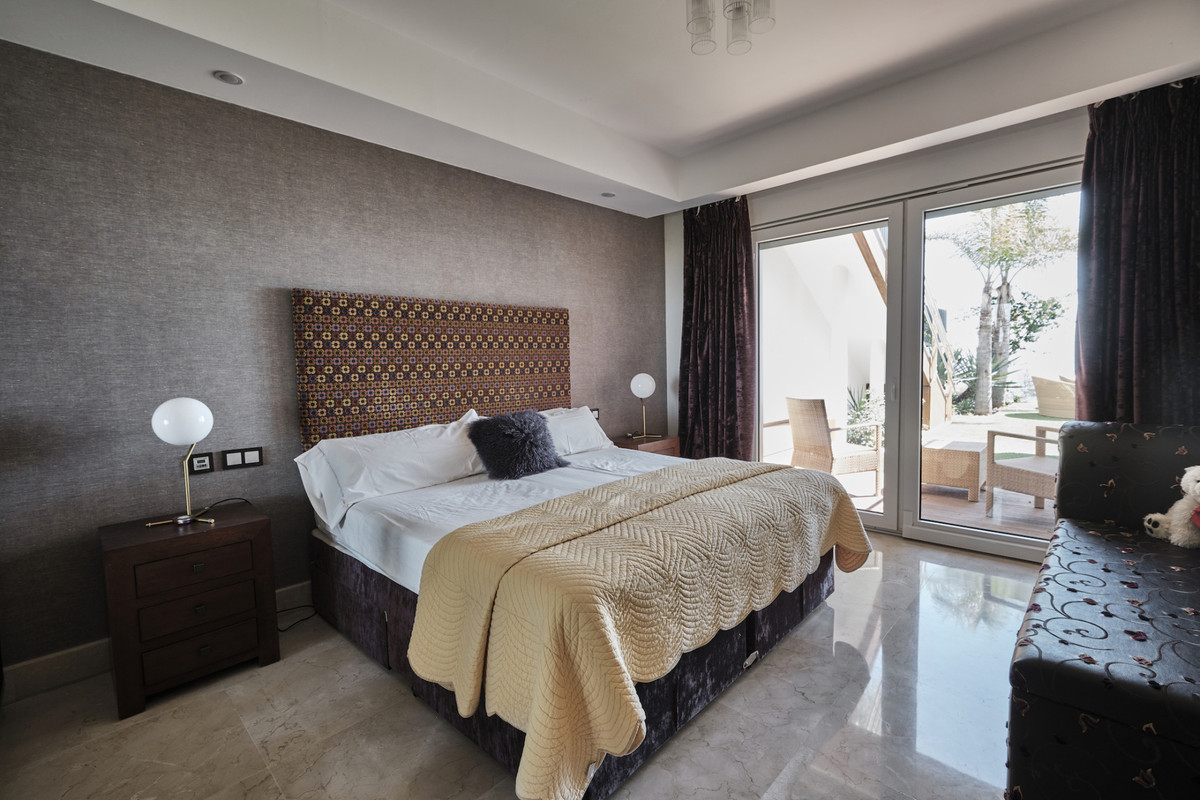 5 Bed Townhouse for sale in Manilva Costa Del Sol, Málaga, Spain