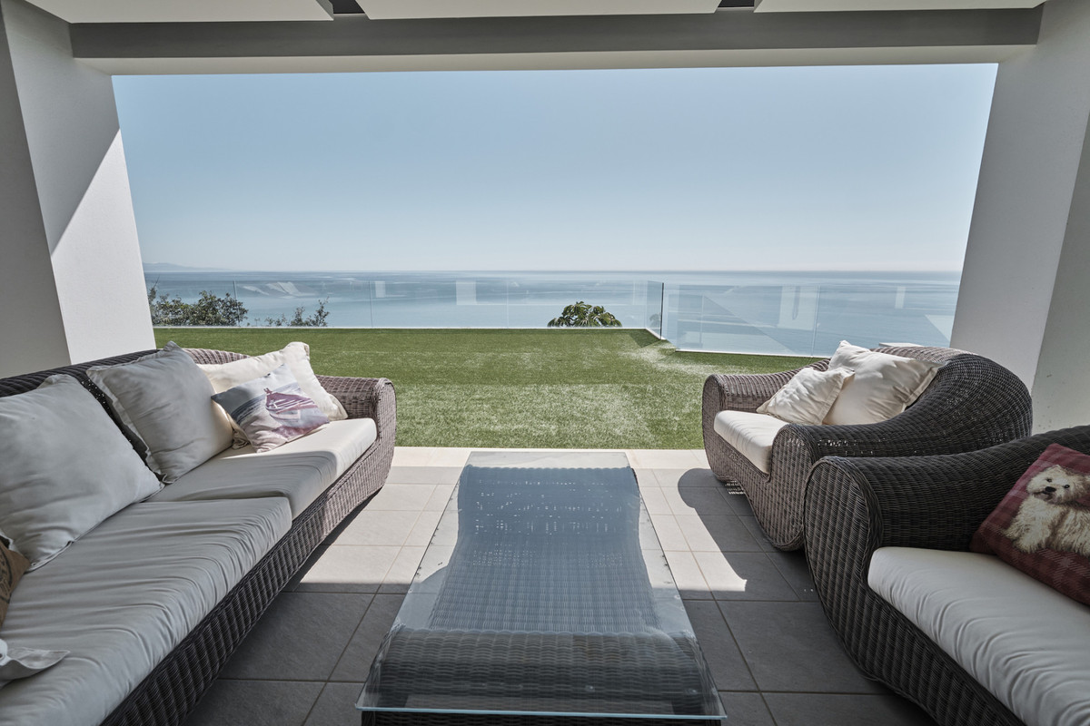 5 Bed Townhouse for sale in Manilva Costa Del Sol, Málaga, Spain