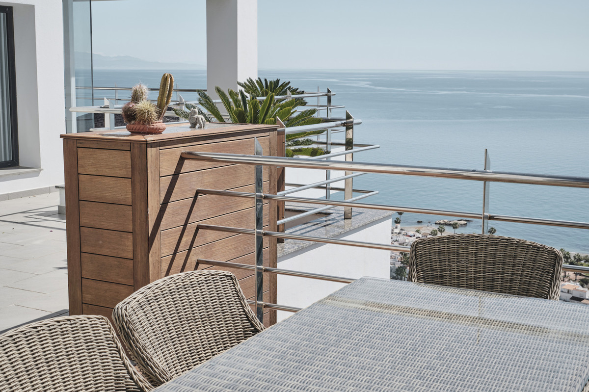 5 Bed Townhouse for sale in Manilva Costa Del Sol, Málaga, Spain