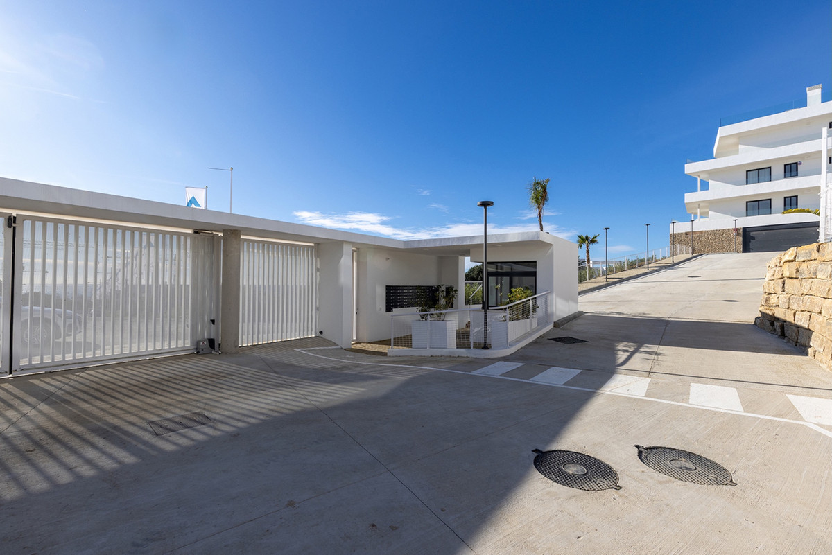 2 Bed Apartment for sale in Estepona Costa Del Sol, Málaga, Spain