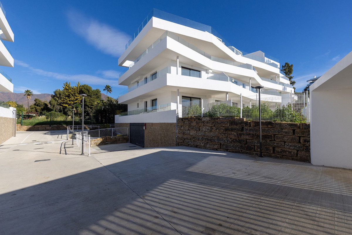 2 Bed Apartment for sale in Estepona Costa Del Sol, Málaga, Spain