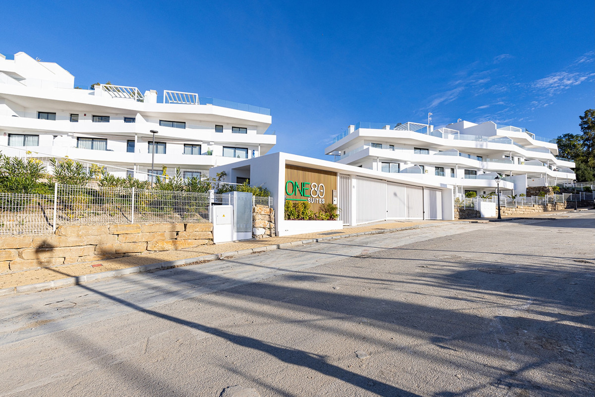 2 Bed Apartment for sale in Estepona Costa Del Sol, Málaga, Spain