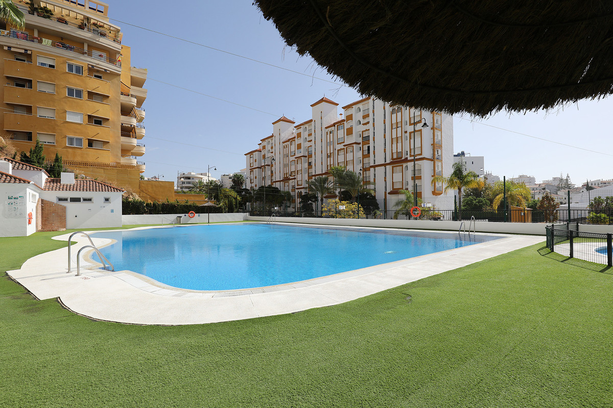 Se vende Apartamento Planta Media de 3 dormitorios en Costa Del Sol, Málaga, España