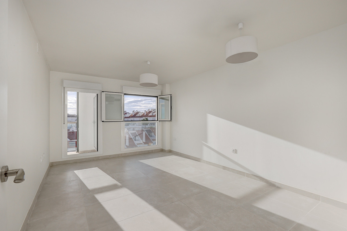 Se vende Apartamento Planta Media de 3 dormitorios en Costa Del Sol, Málaga, España