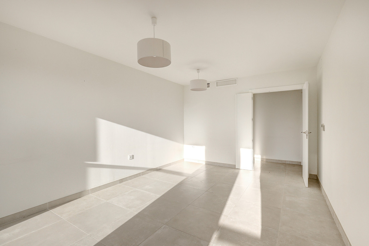 Se vende Apartamento Planta Media de 3 dormitorios en Costa Del Sol, Málaga, España