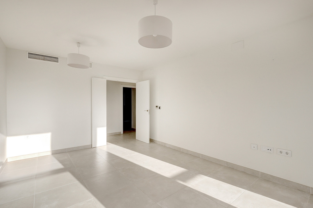 Se vende Apartamento Planta Media de 3 dormitorios en Costa Del Sol, Málaga, España