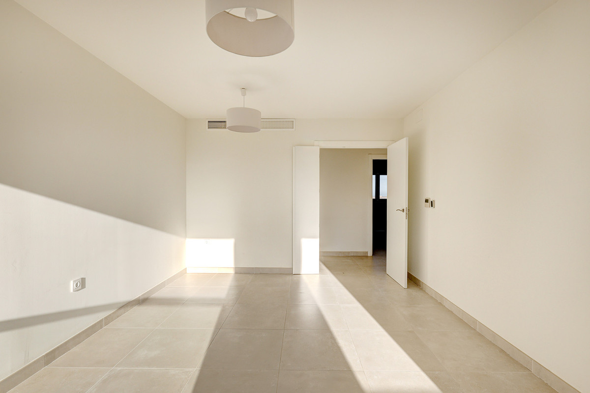 Se vende Apartamento Planta Media de 3 dormitorios en Costa Del Sol, Málaga, España