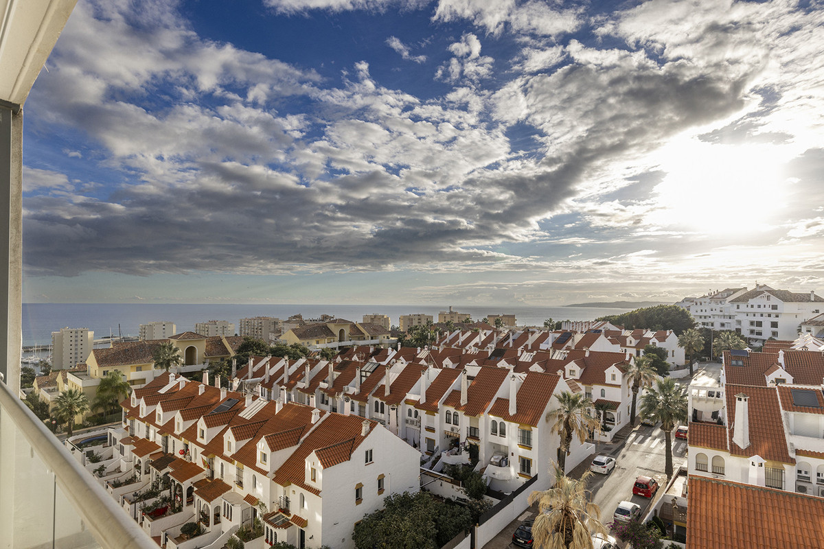 Se vende Apartamento Planta Media de 3 dormitorios en Costa Del Sol, Málaga, España