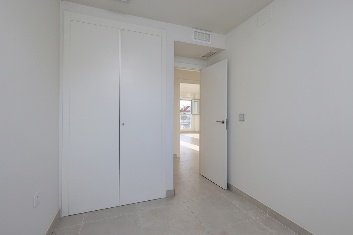 Se vende Apartamento Planta Media de 3 dormitorios en Costa Del Sol, Málaga, España