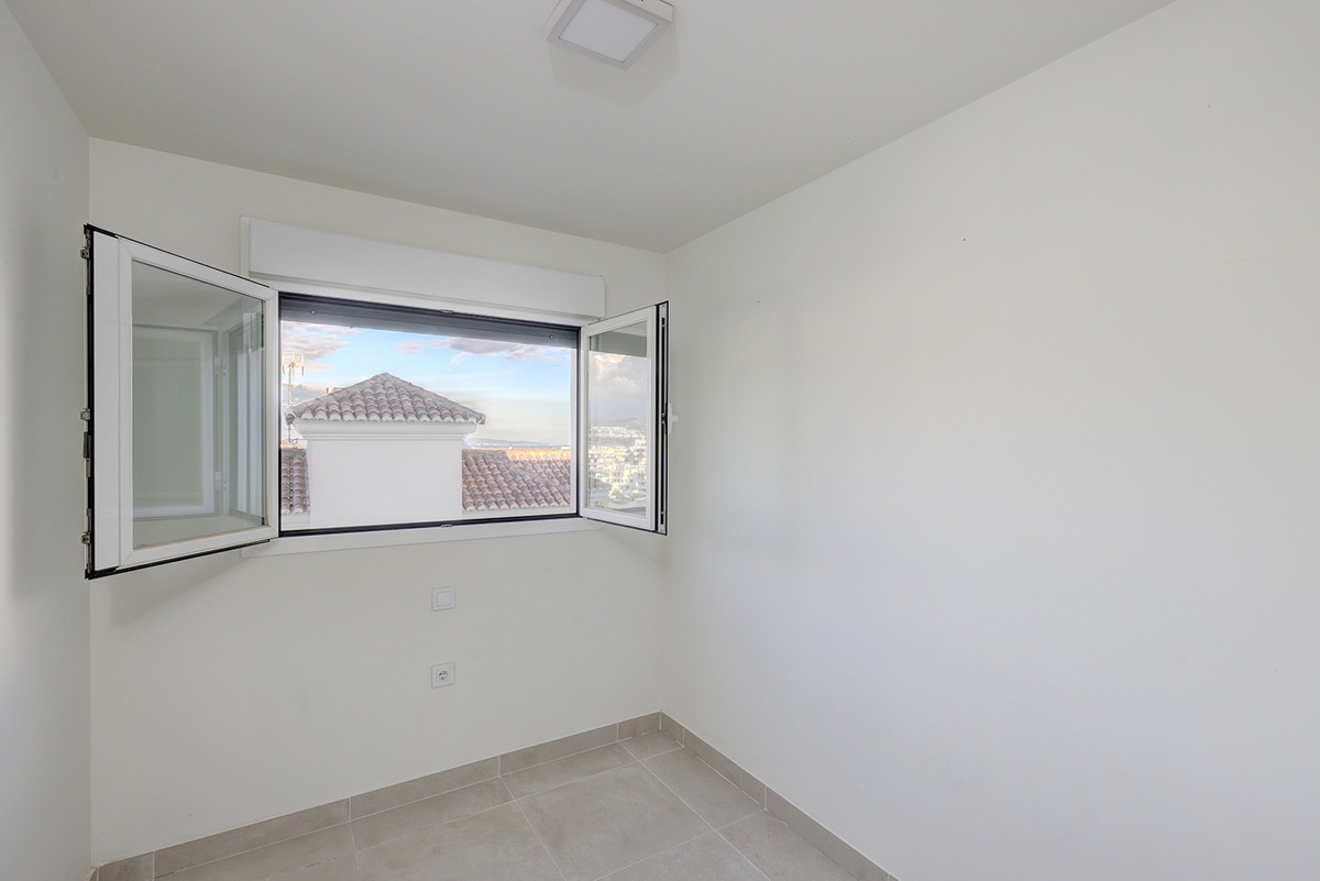 Se vende Apartamento Planta Media de 3 dormitorios en Costa Del Sol, Málaga, España
