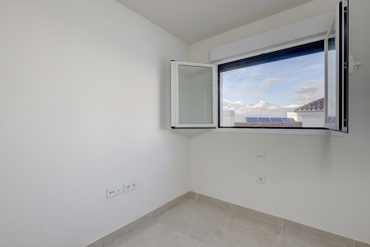 Se vende Apartamento Planta Media de 3 dormitorios en Costa Del Sol, Málaga, España
